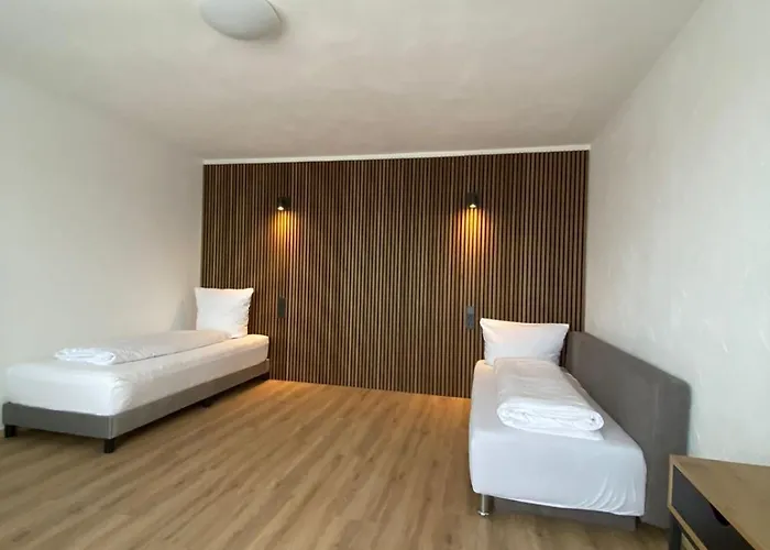 Montoeren * Metzingen (Tubingen)